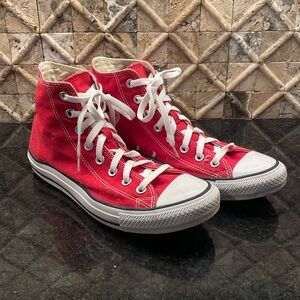 Unisex High Top Red Converse Chuck Taylor Excellent Condition Shoes